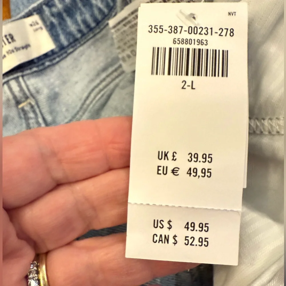 HOLLISTER women’s Ultra High-Rise Medium Wash 90s Straight Jeans
